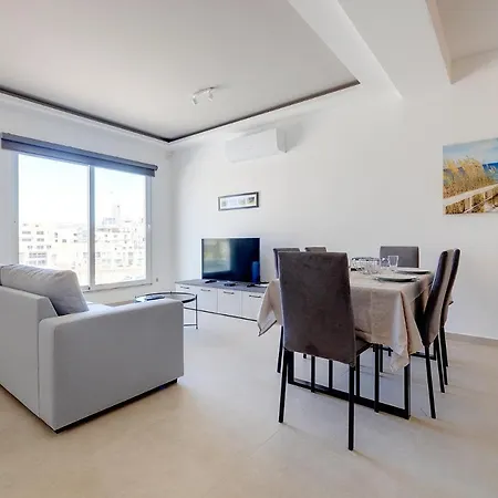 Luxury Maisonette In A Tranquil And Area Apartment