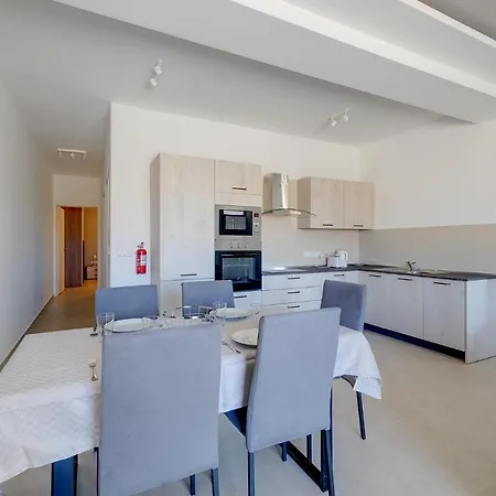 Luxury Maisonette In A Tranquil And Central Area Saint Julian's