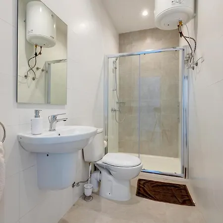 Luxury Maisonette In A Tranquil And Area Apartment *