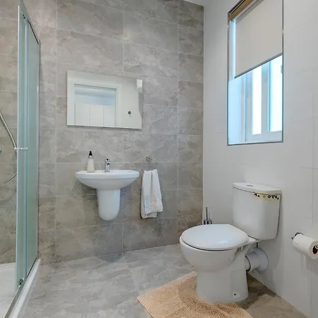 Luxury Maisonette In A Tranquil And Central Area
