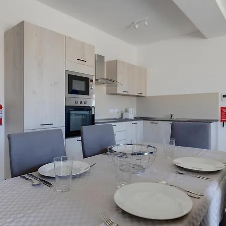 Luxury Maisonette In A Tranquil And Area * San Ġiljan