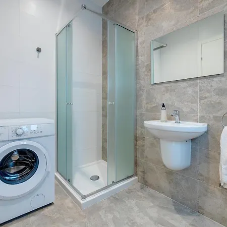 Luxury Maisonette In A Tranquil And Central Area