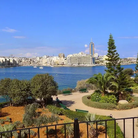 Luxury Maisonette In A Tranquil And Area Apartment